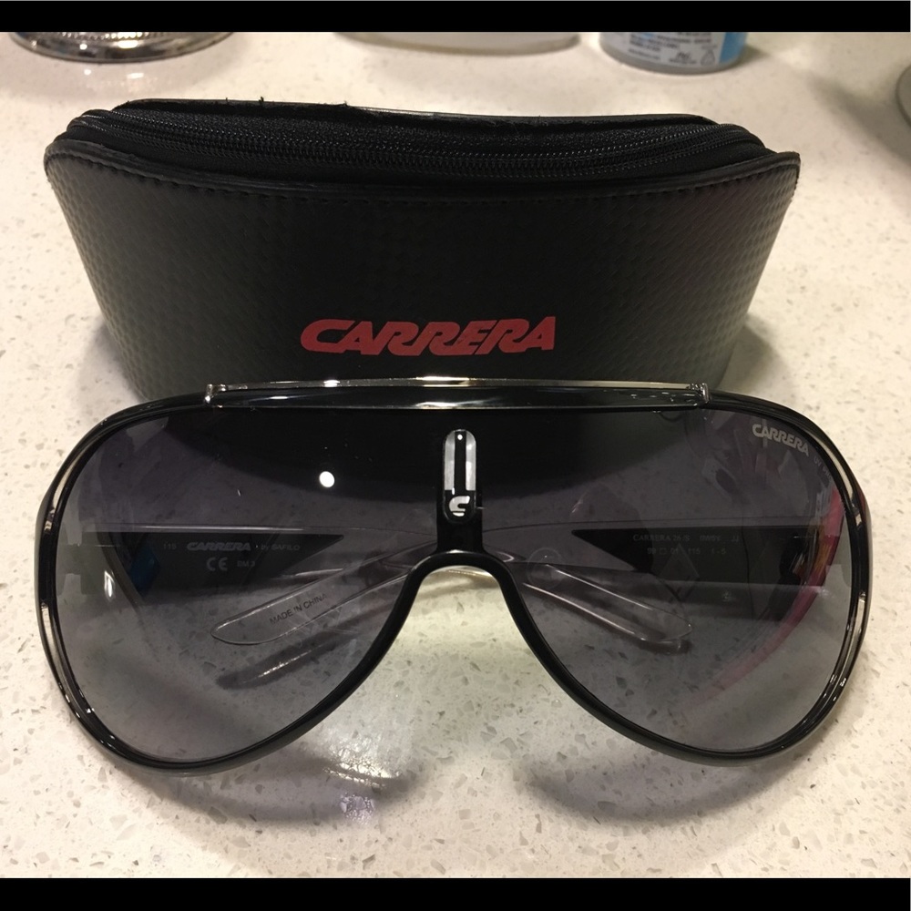 Authentic Men’s Carrera 26/S Practically New